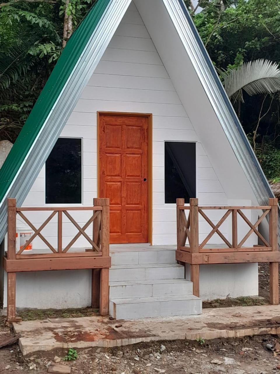 Dumba Bay Tioman Hotel Kampung Genting Екстериор снимка