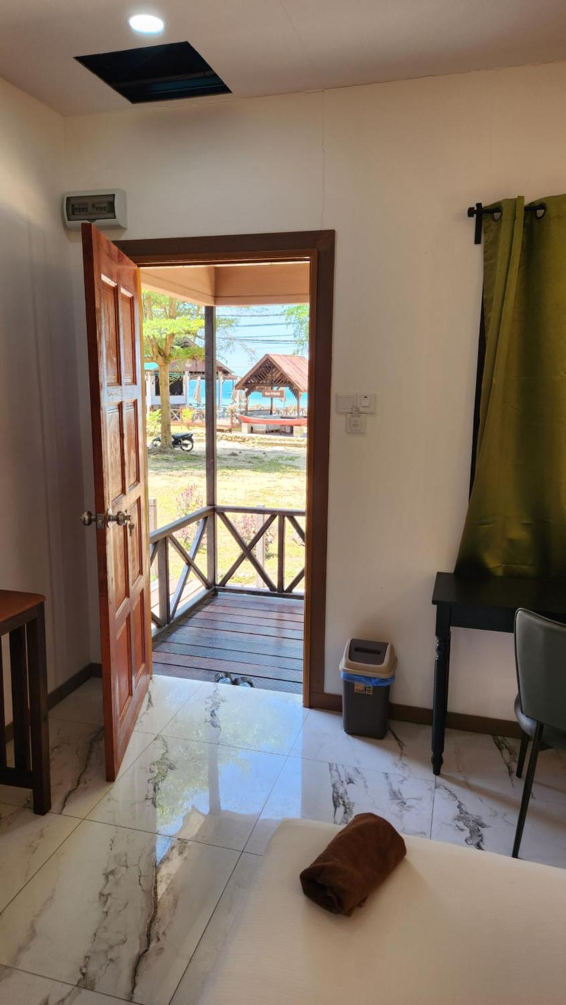 Dumba Bay Tioman Hotel Kampung Genting Екстериор снимка